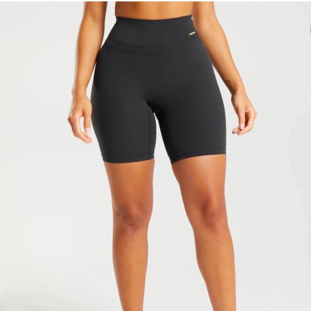 Gymshark x Whitney Simmons cycling shorts 🤍